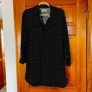 This is an Old Navy black and white polka dot dress! It is a size medium!